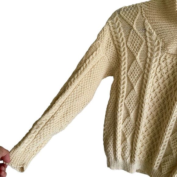 HAND KNIT Wool Chunky Knit Shawl Collar Long Sleeve Sweater Wood Buttons Cream M - Picture 2 of 7